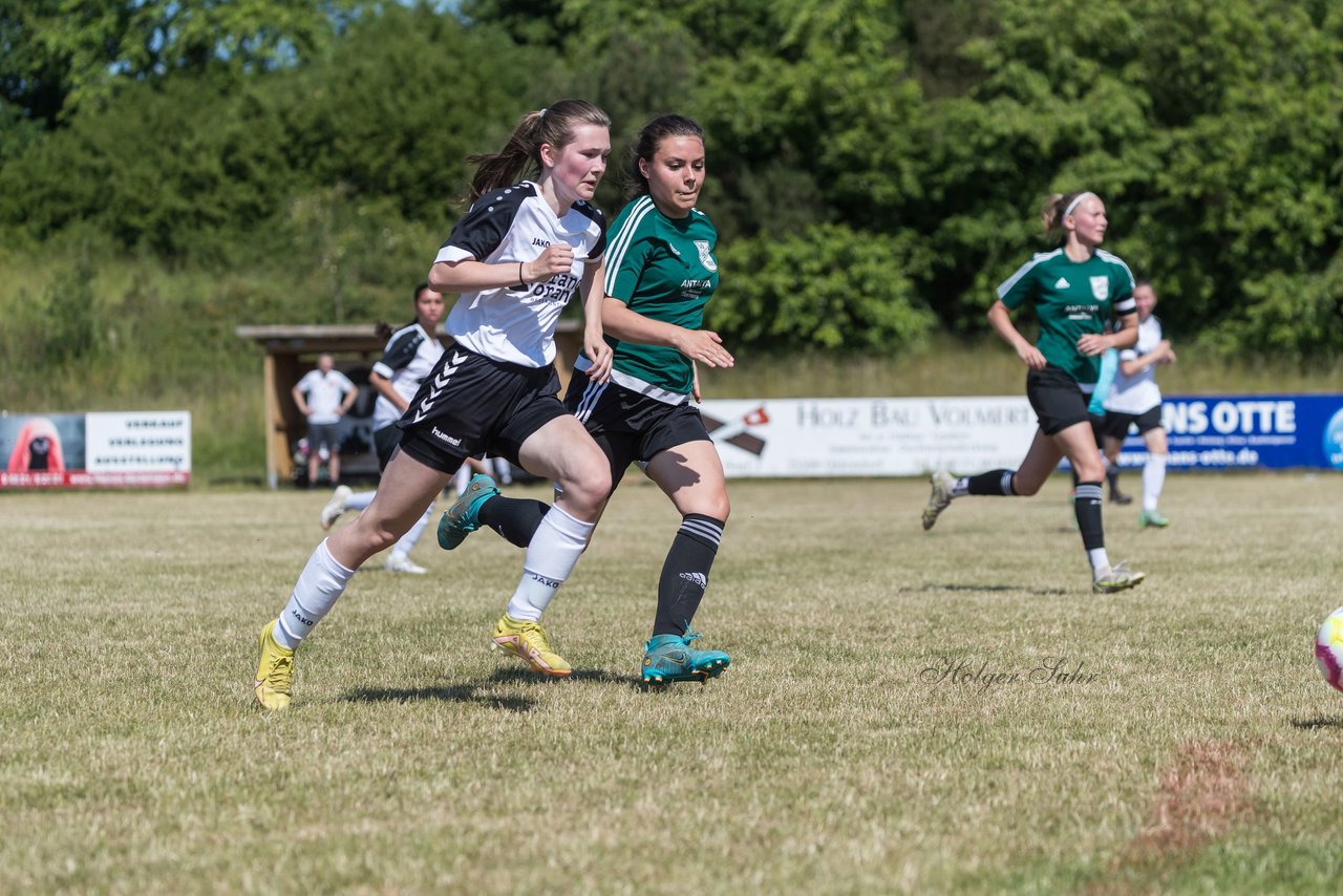 Bild 173 - wBJ TuRa Meldorf/Buesum - JFV Luebeck : Ergebnis: 1:0